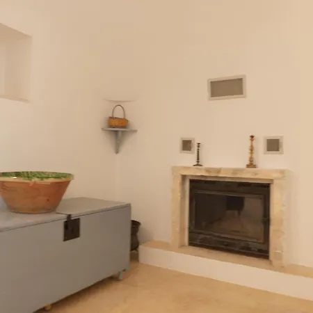 Trullo Tre Corbezzoli, Holiday home *